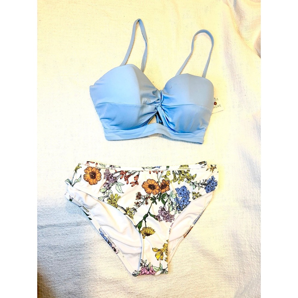 2 piece Bikini - TwistFront keyhole Bikini Top Bikini & Wildflower Bottom